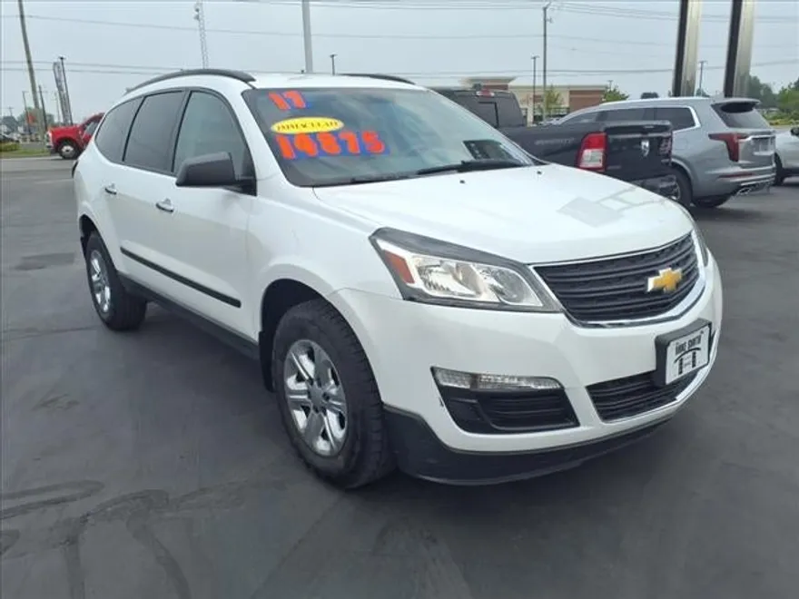 2017 Chevrolet Traverse LS photo 1