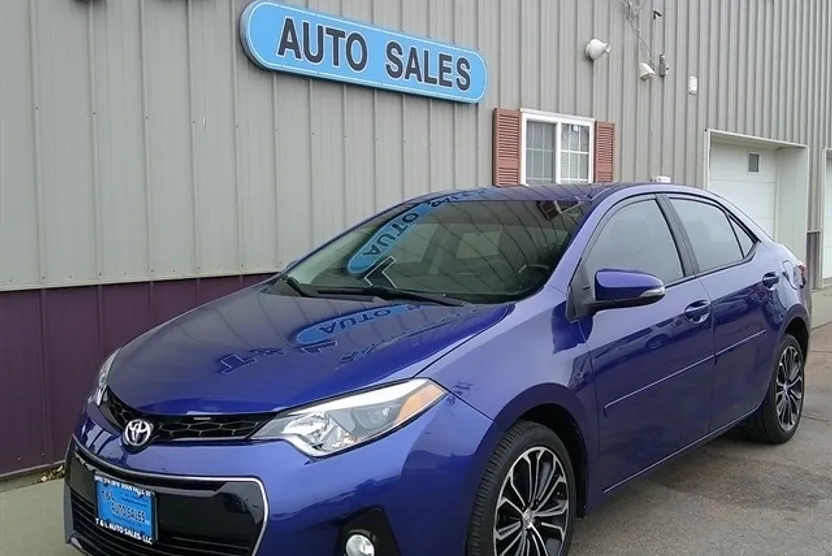 2016 Toyota Corolla Plus photo 1