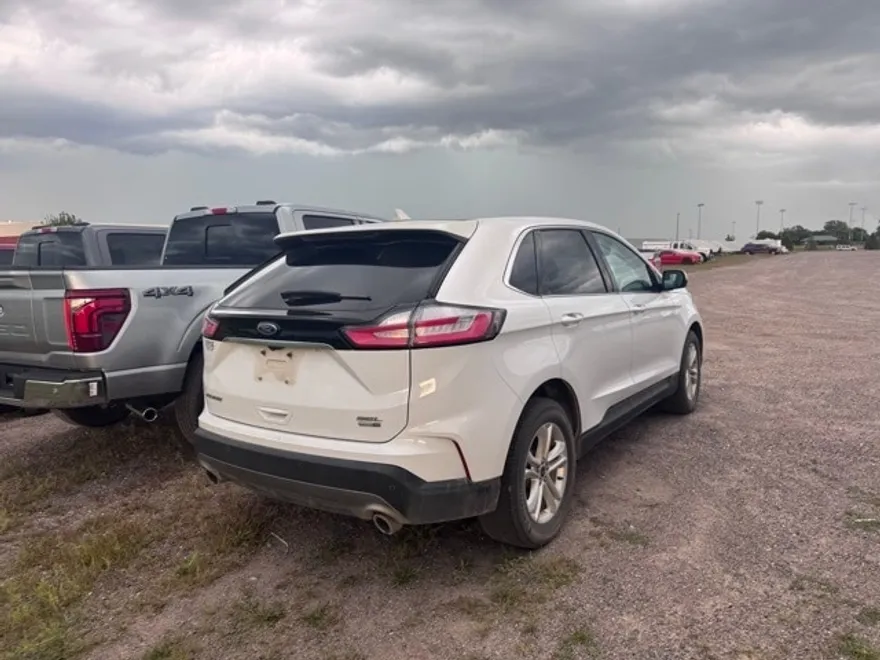 2020 Ford Edge SEL photo 1