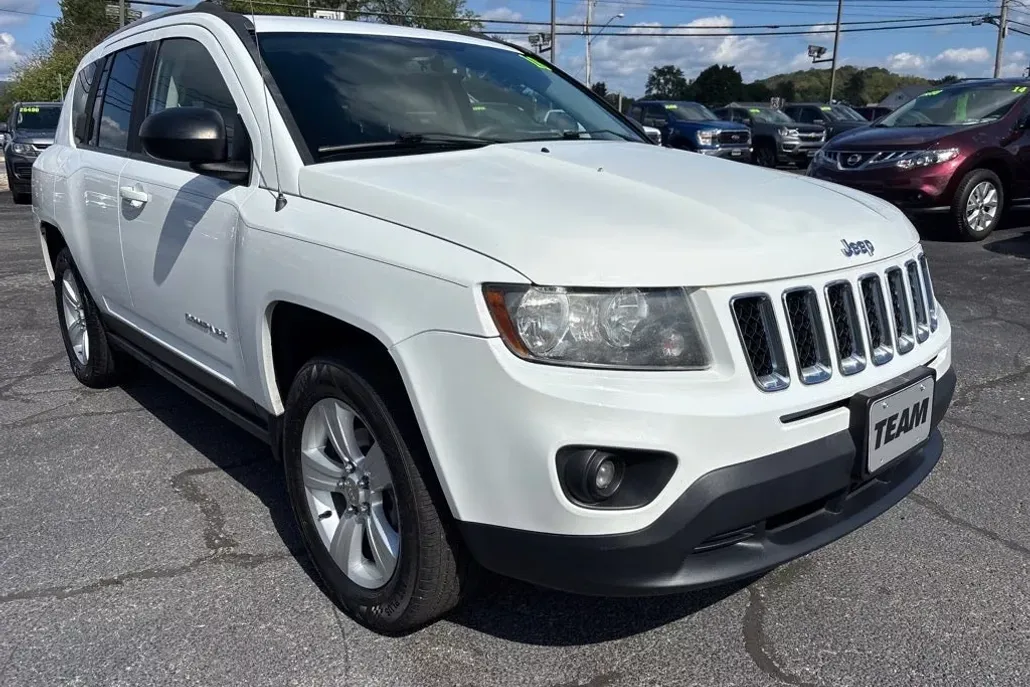 2016 Jeep Compass Sport photo 1