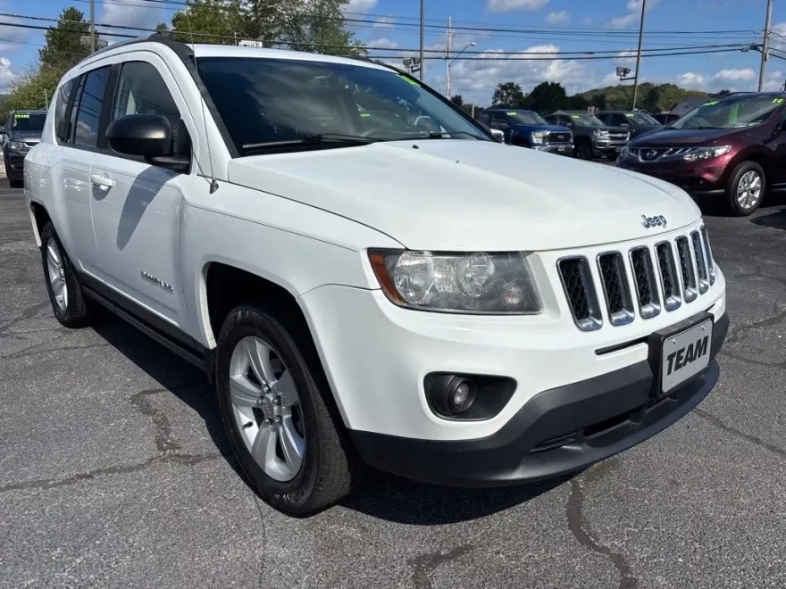 2016 Jeep Compass Sport photo 1