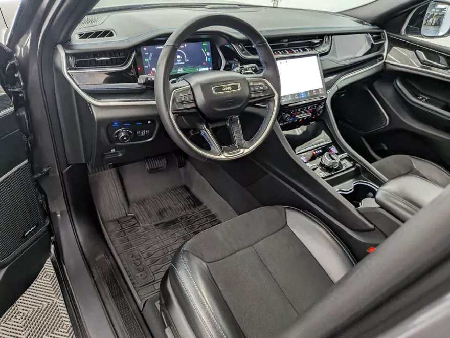 2024 Jeep Cherokee Trailhawk 4xe photo 1