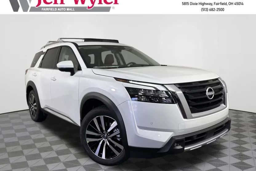 2025 Nissan Pathfinder Platinum photo 1