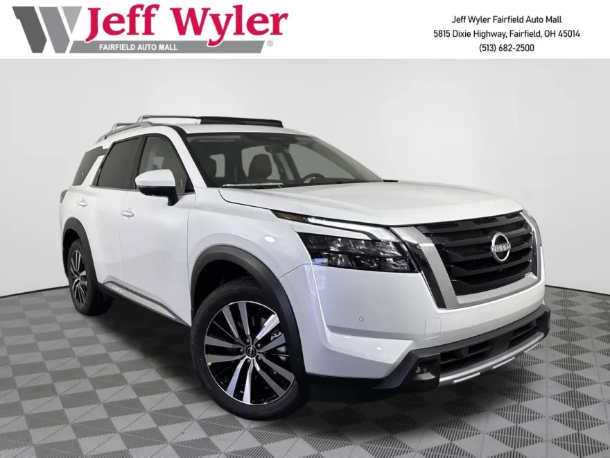 2025 Nissan Pathfinder Platinum photo 1