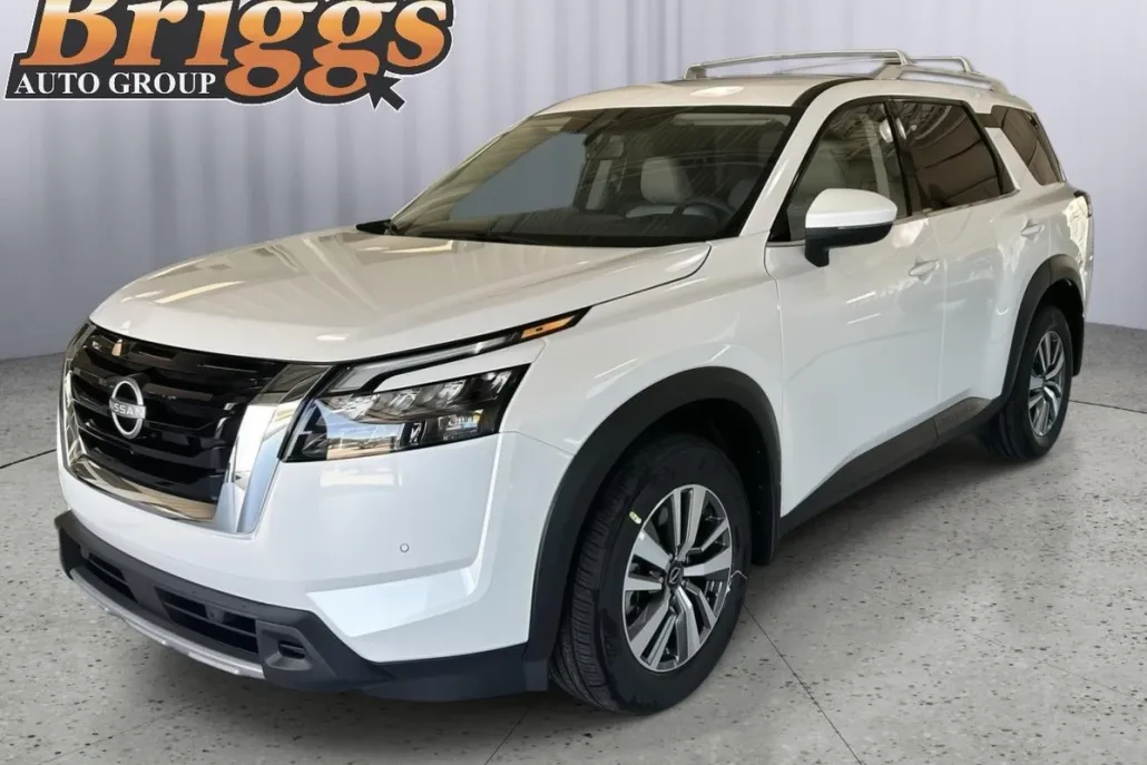 2025 Nissan Pathfinder SL photo 1