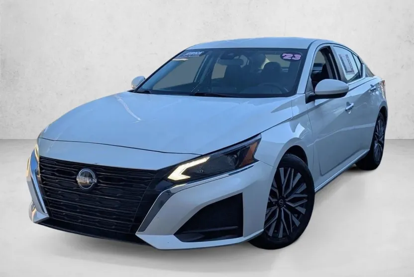 2023 Nissan Altima 2.5 SV photo 1