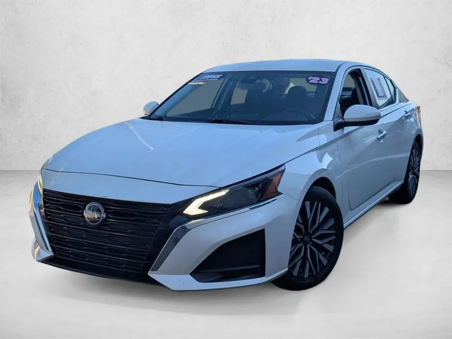 2023 Nissan Altima 2.5 SV photo 1