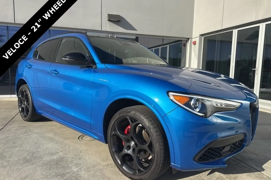 2022 Alfa Romeo Stelvio Ti Sport photo 1
