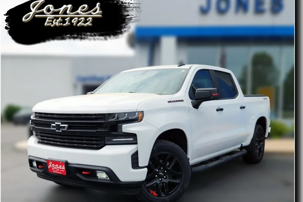 2022 Chevrolet Silverado RST photo 1
