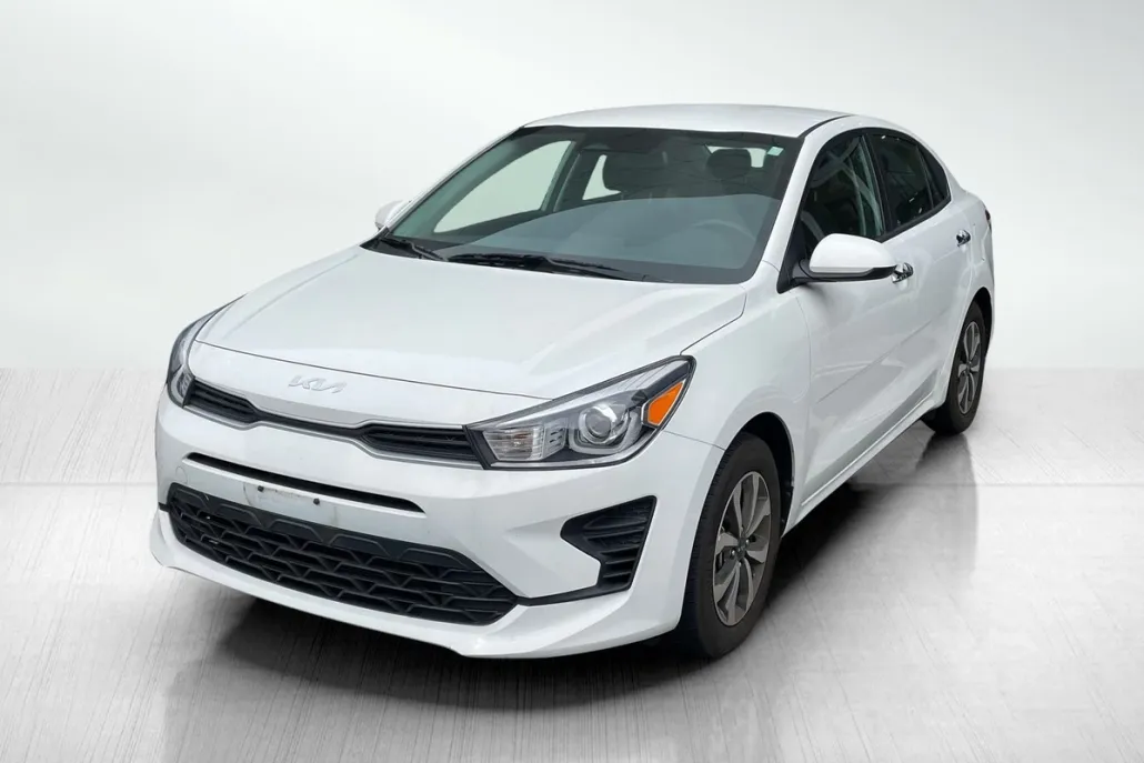 2022 Kia Rio S photo 1