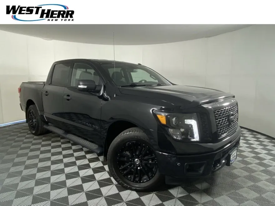 2019 Nissan Titan SV photo 1