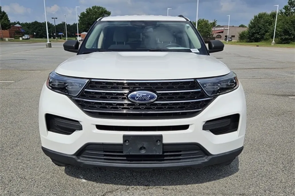 2021 Ford Explorer XLT photo 1