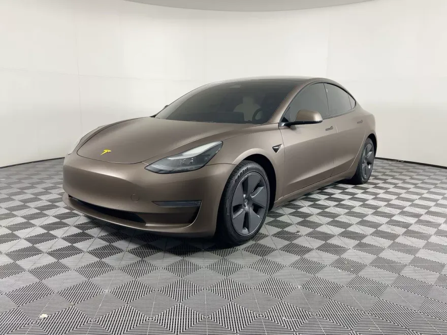 2021 Tesla Model 3 Standard Range Plus photo 1