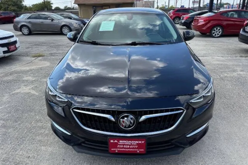 2018 Buick Regal Sportback Preferred photo 1