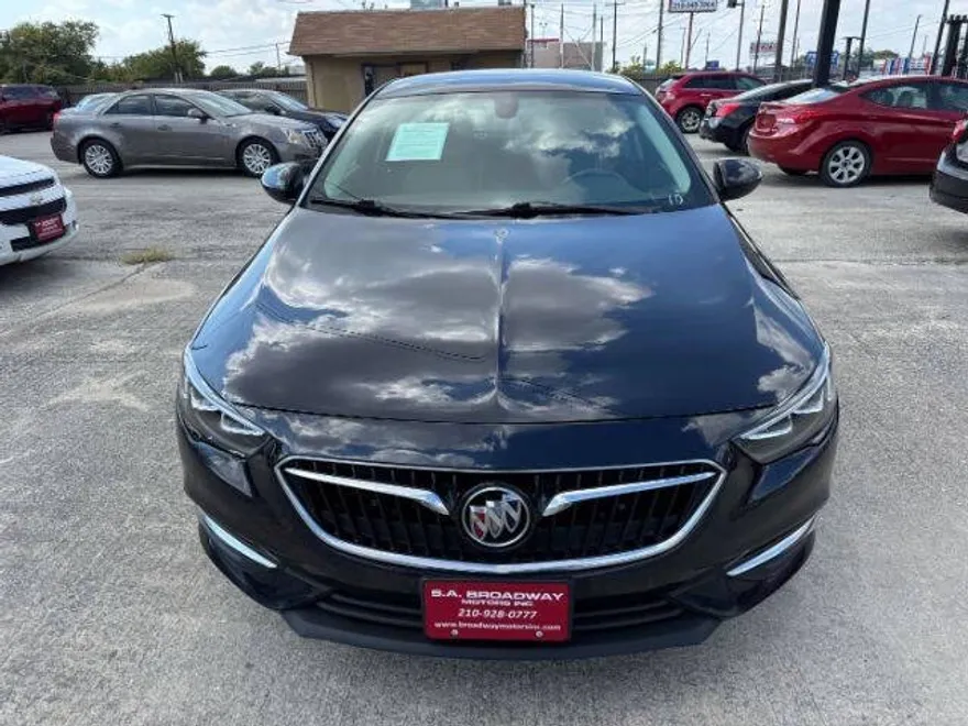 2018 Buick Regal Sportback Preferred photo 1