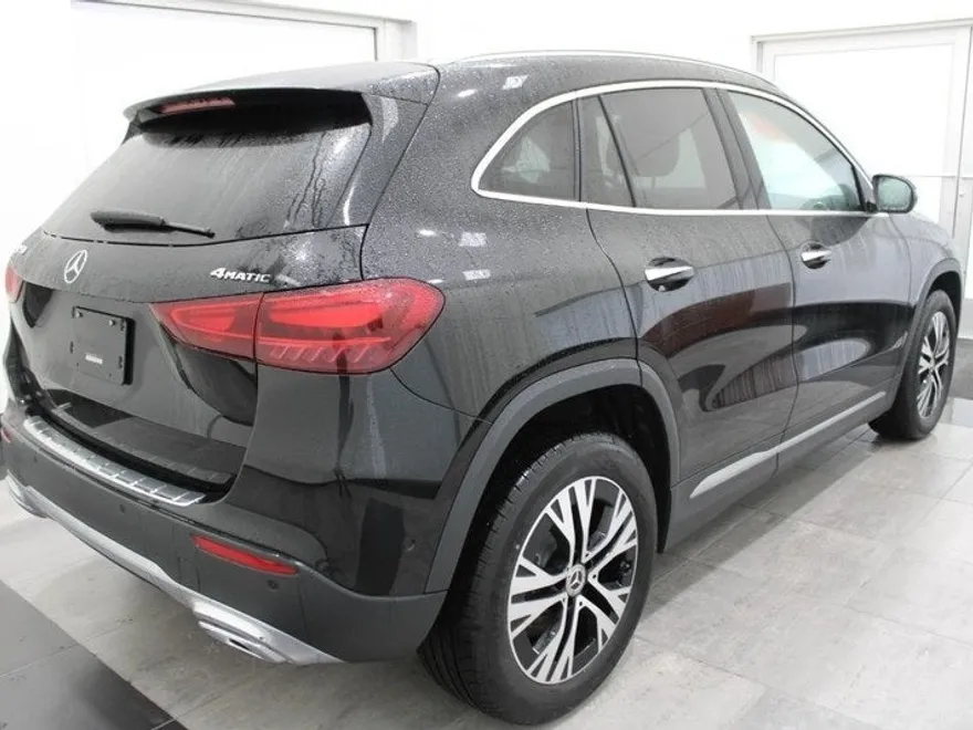 2025 Mercedes Benz GLA 250 4MATIC photo 2
