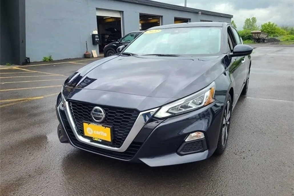 2022 Nissan Altima 2.5 SV photo 1