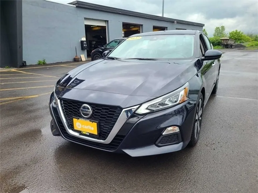 2022 Nissan Altima 2.5 SV photo 1