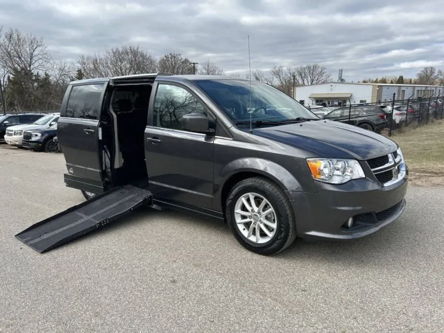 2018 Dodge Grand Caravan SXT photo 1