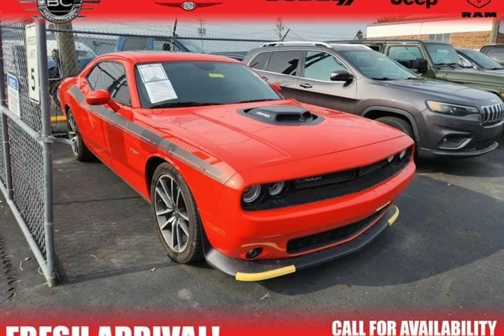 2022 Dodge Challenger R/T photo 1
