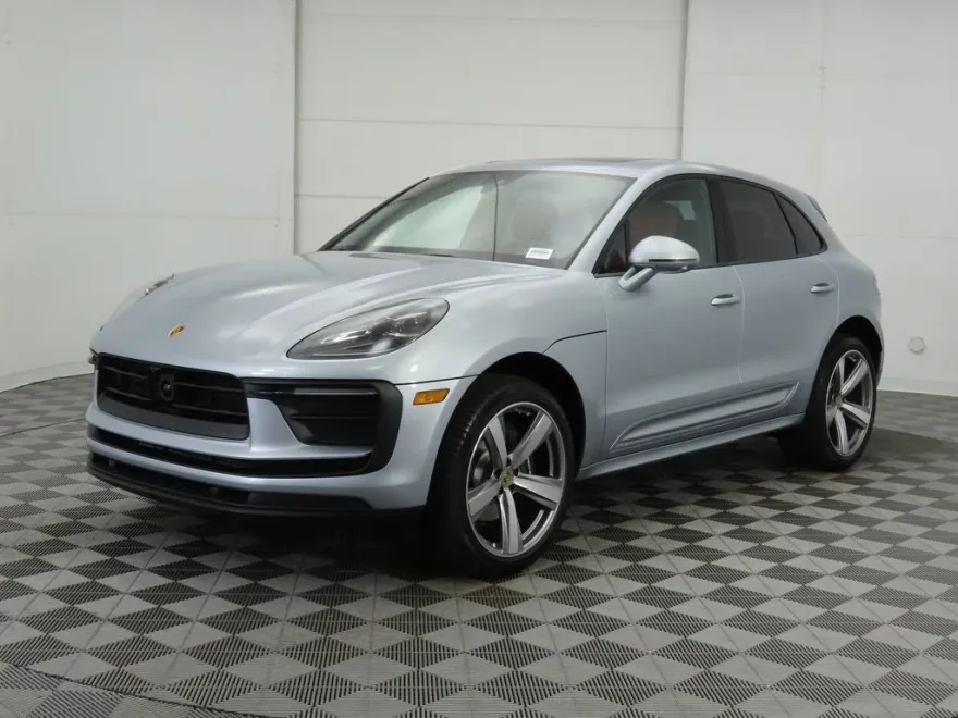 2025 Porsche Macan Base photo 1