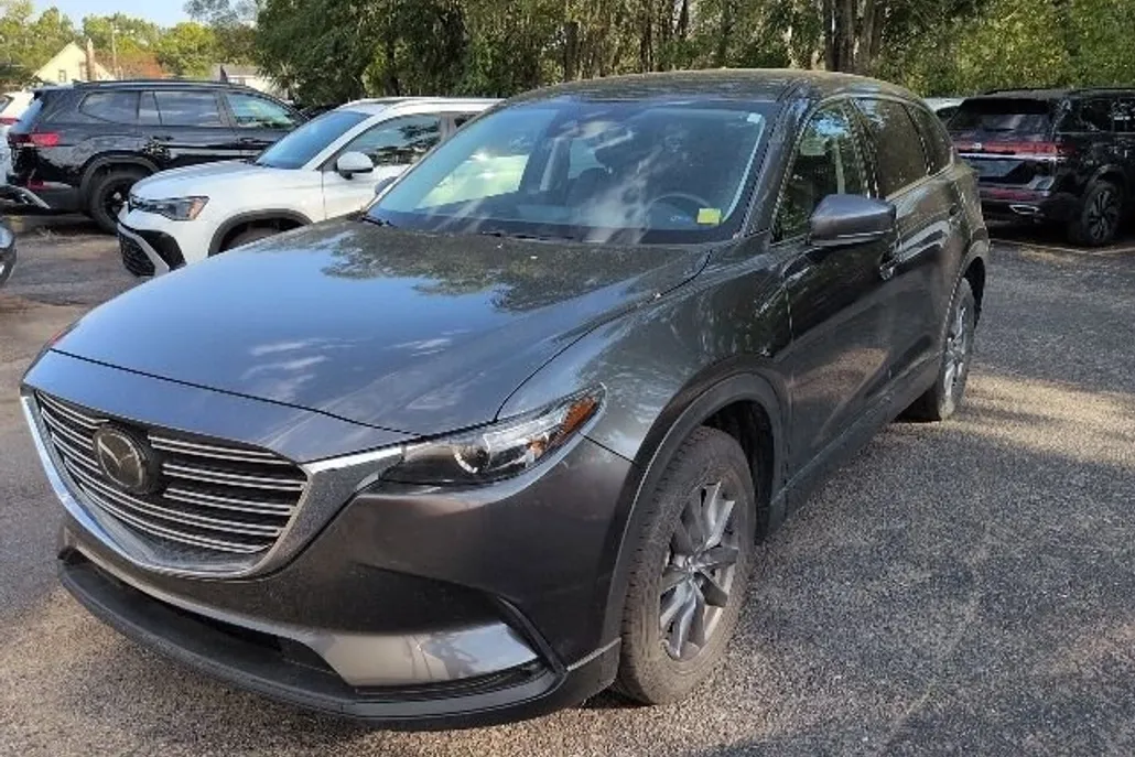 2023 Mazda CX-9 Touring photo 1