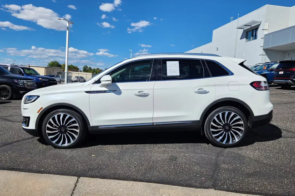 2020 Lincoln Nautilus Black Label photo 1