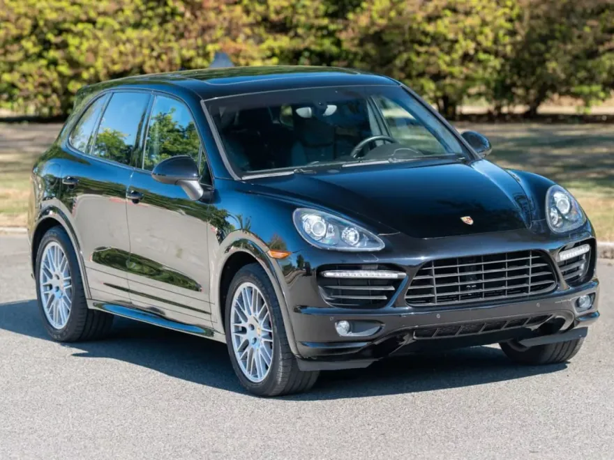 2013 Porsche Cayenne GTS photo 1