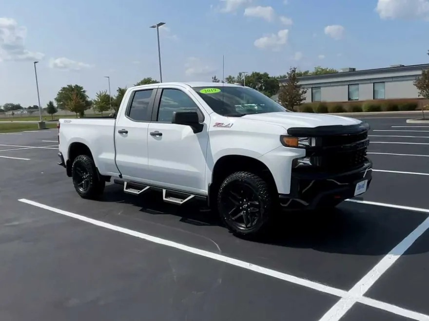 2019 Chevrolet Silverado 1500 Custom Trail Boss photo 1