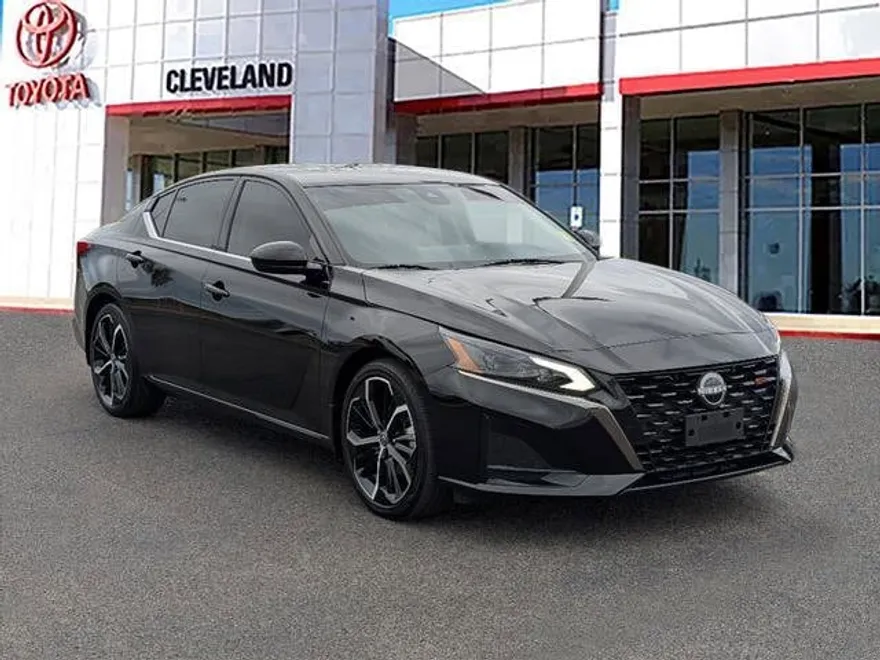 2024 Nissan Altima 2.5 SR photo 1