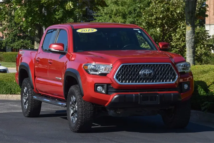 2019 Toyota Tacoma TRD 4x4 photo 1