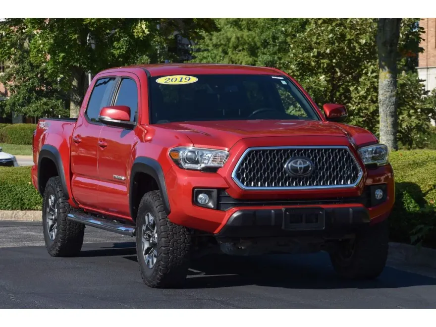 2019 Toyota Tacoma TRD 4x4 photo 1