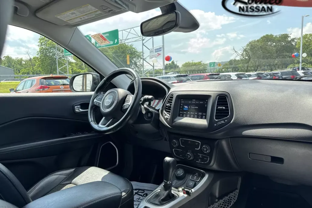 2021 Jeep Compass Latitude photo 1