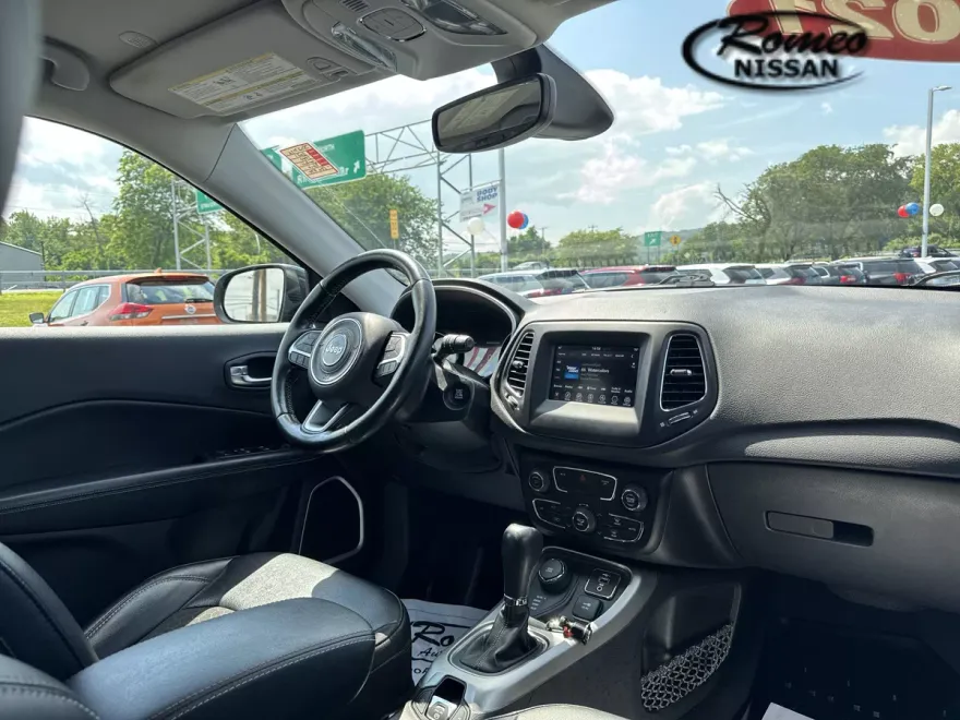 2021 Jeep Compass Latitude photo 1