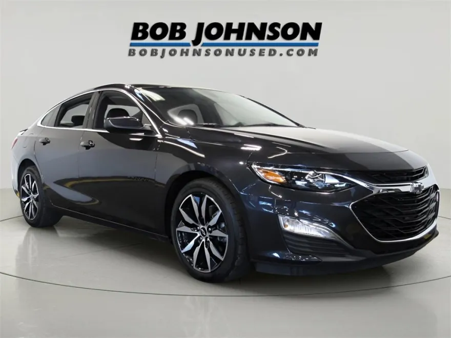 2022 Chevrolet Malibu RS photo 1