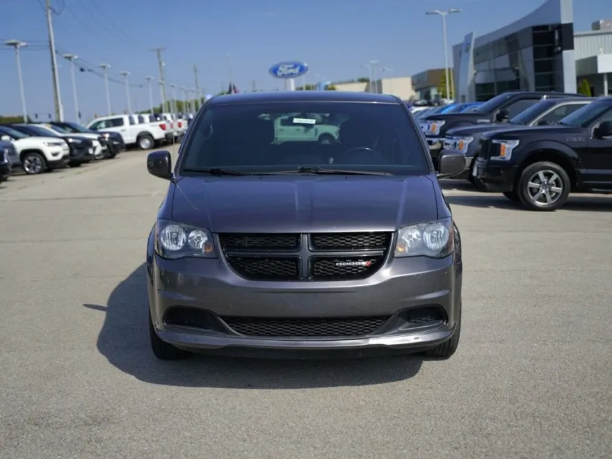 2017 Dodge Grand Caravan SE photo 1