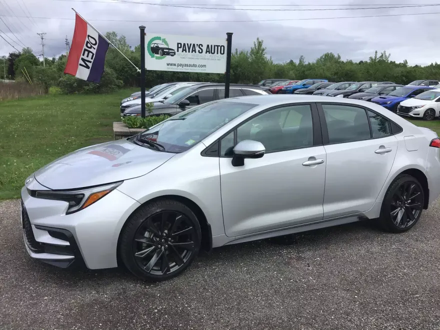 2024 Toyota Corolla SE photo 1