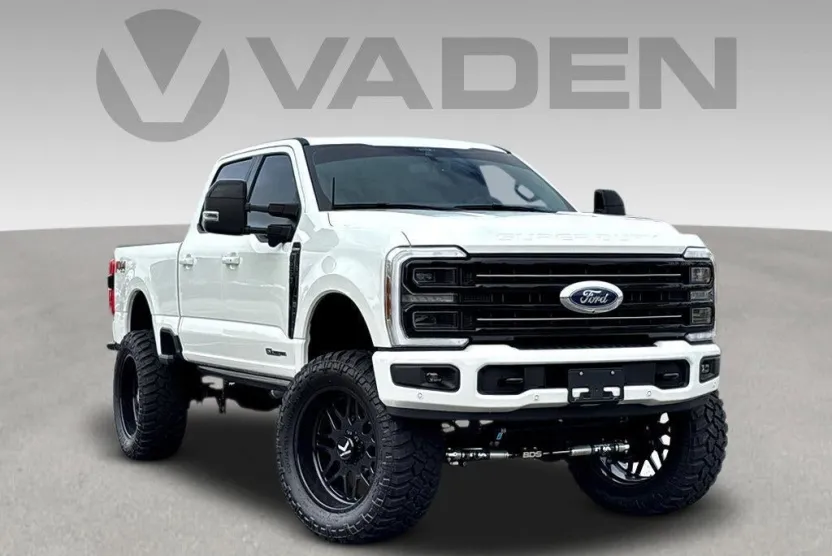 2025 Ford F-250 Platinum photo 1