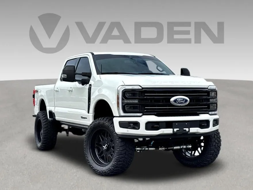 2025 Ford F-250 Platinum photo 1