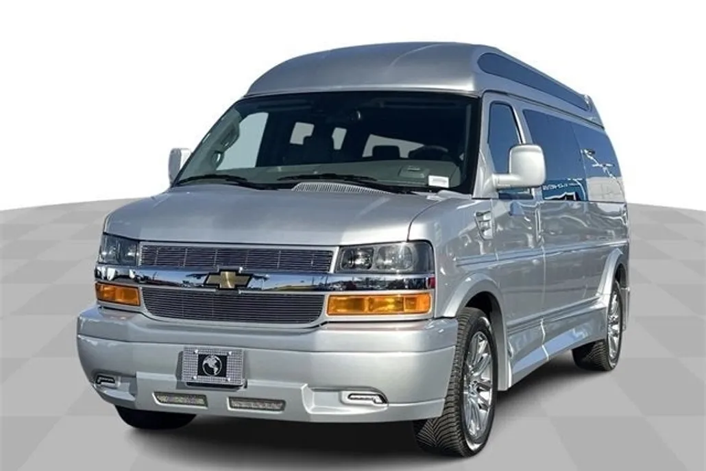2025 Chevrolet Express Cargo 2500 photo 1