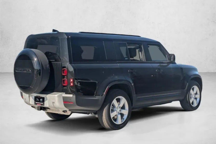 2025 Land Rover Defender S photo 1