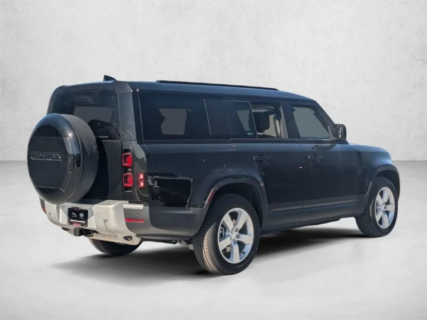 2025 Land Rover Defender S photo 1