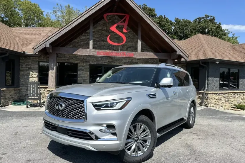 2021 Infiniti QX80 Luxe photo 1
