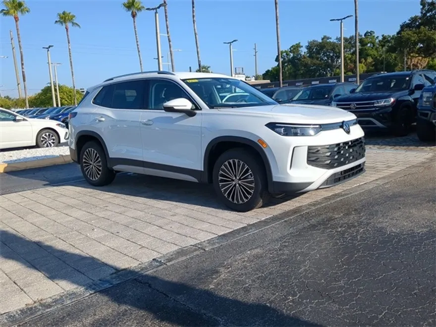 2025 Volkswagen Tiguan S photo 1