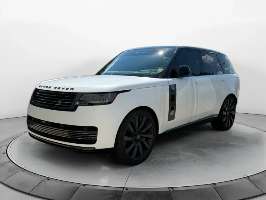 2024 Land Rover Range Rover SV photo 1