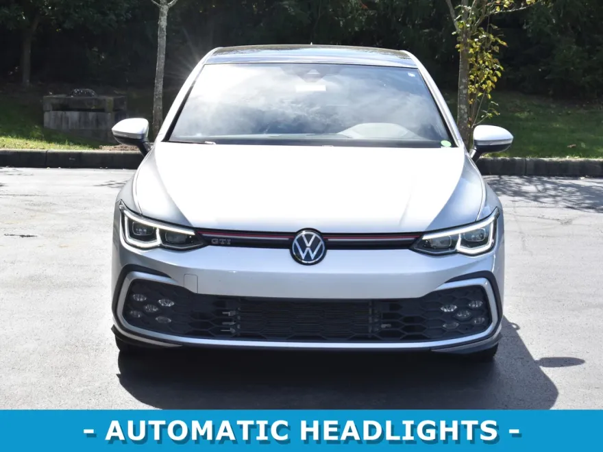 2024 Volkswagen Golf GTI SE photo 1