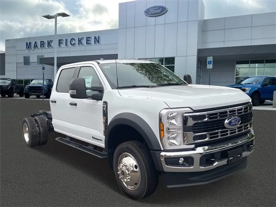 2025 Ford F-550 photo 1