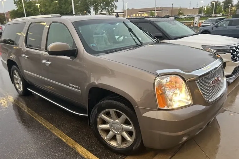 2014 Gmc Yukon XL Denali photo 1