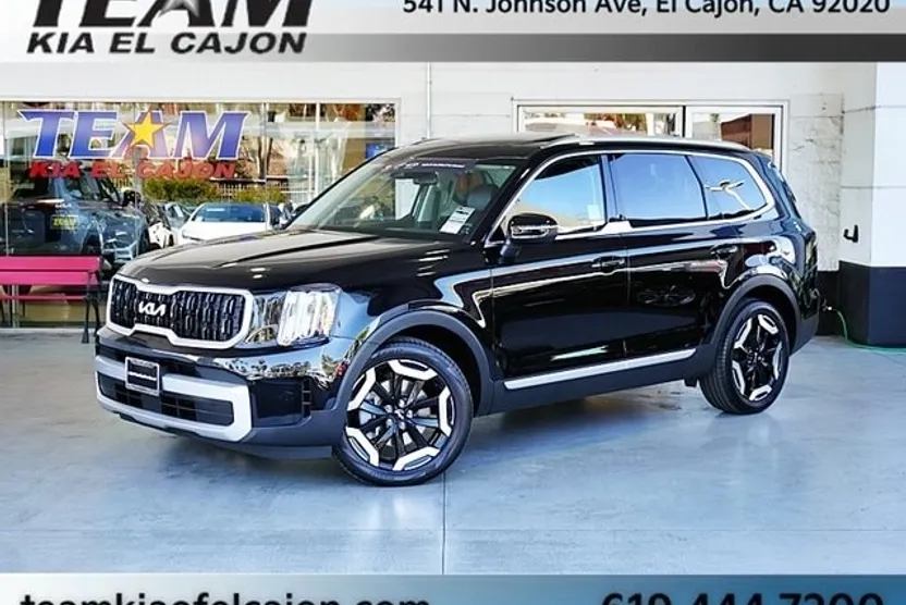 2023 Kia Telluride EX photo 1