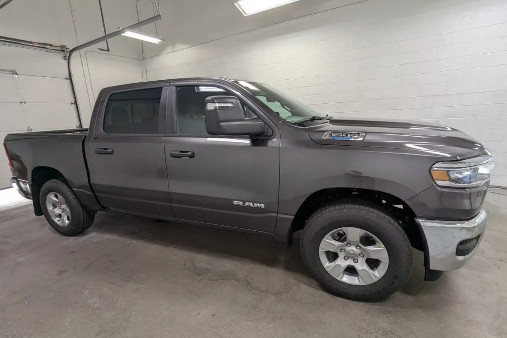 2025 Ram 1500 Tradesman photo 1